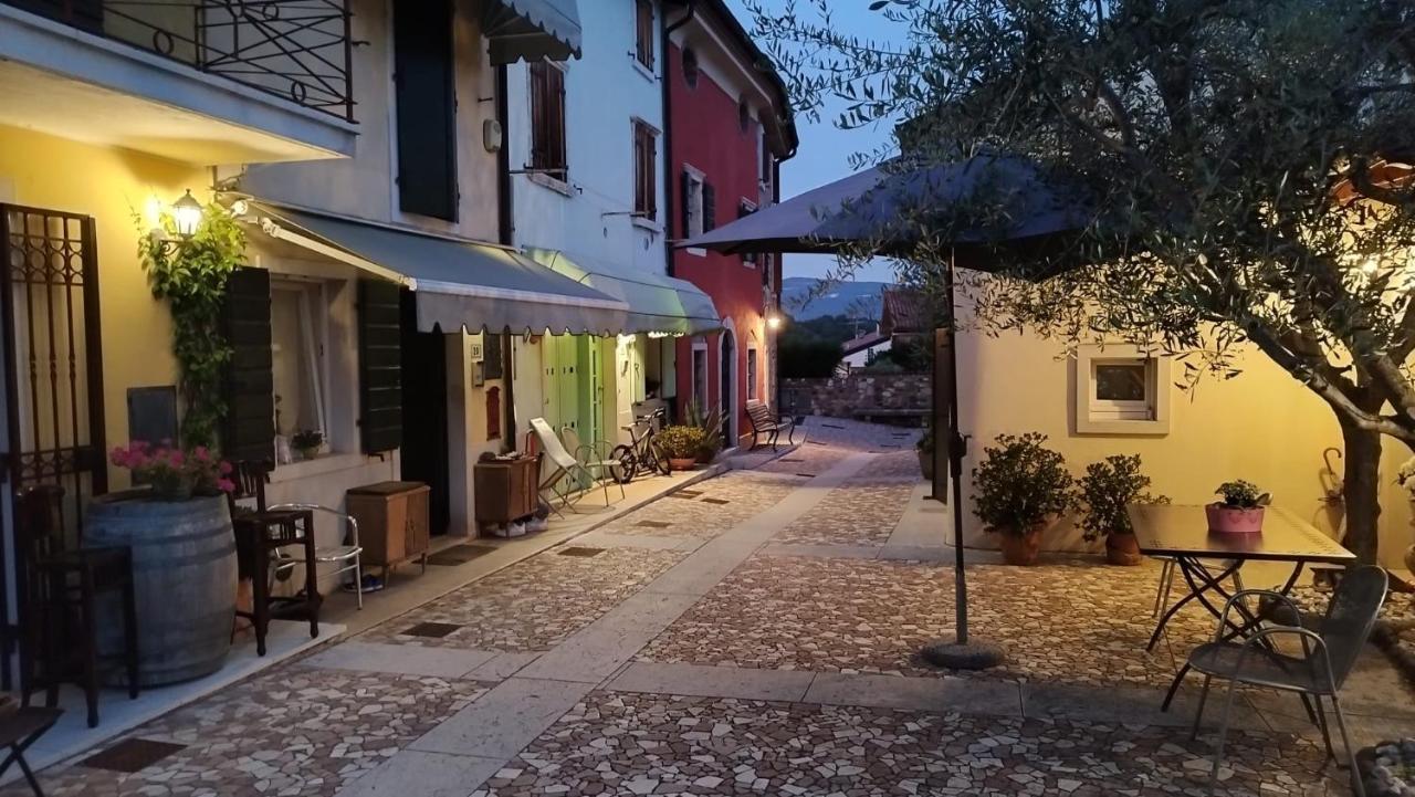 Appartement Residenza Lucrezia à Cavaion Veronese Extérieur photo